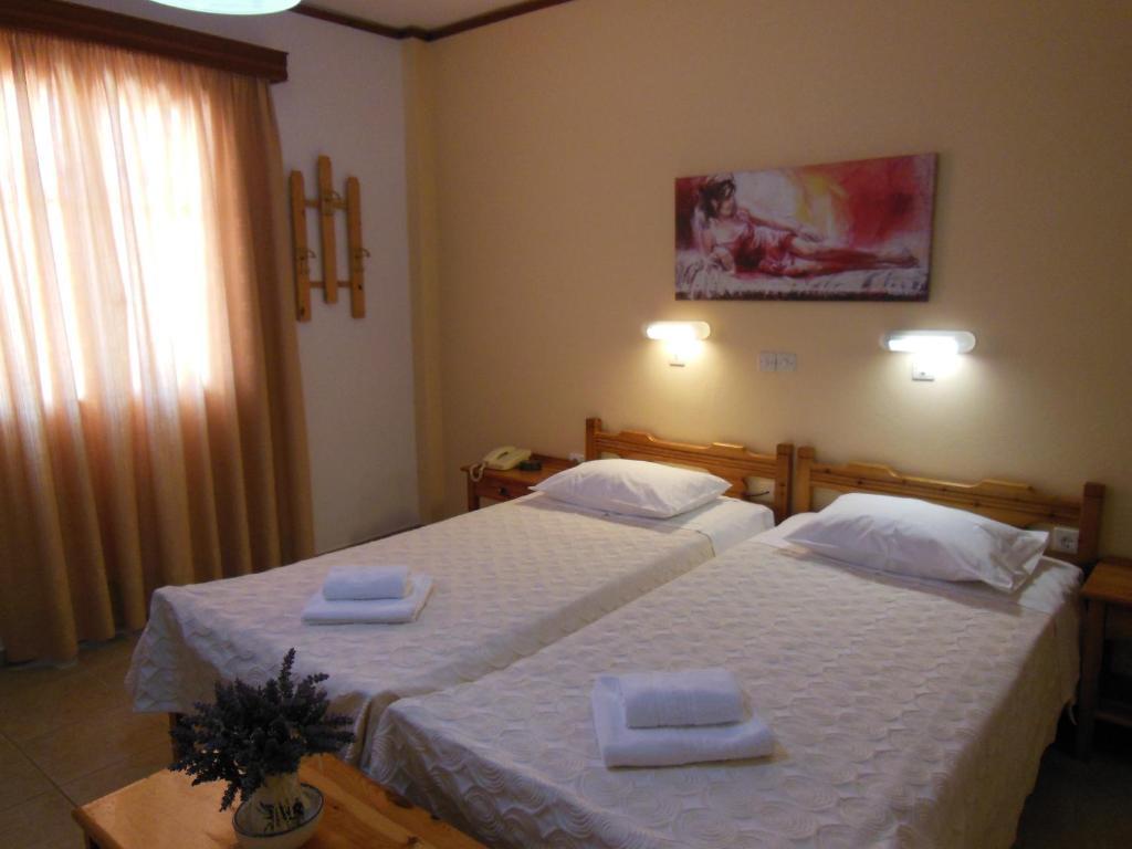 Poseidon Hotel Chora  Room photo