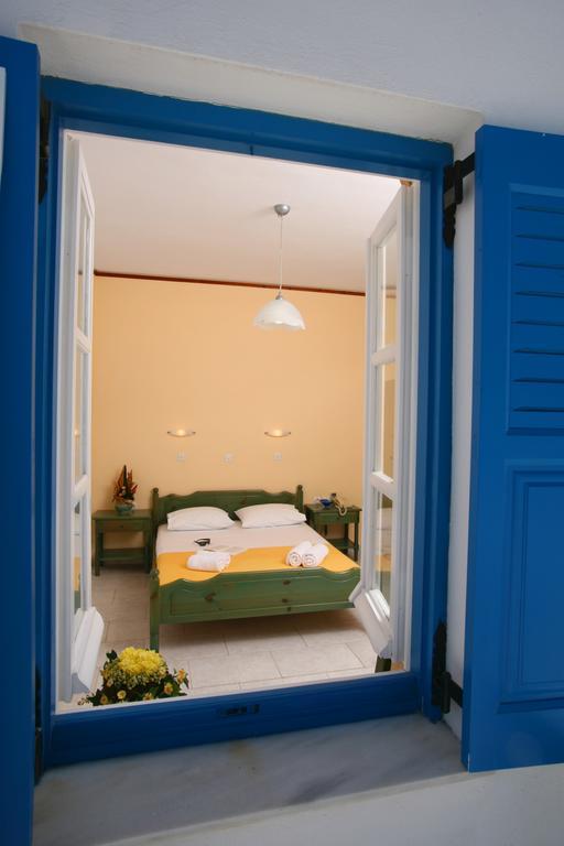 Poseidon Hotel Chora  Room photo